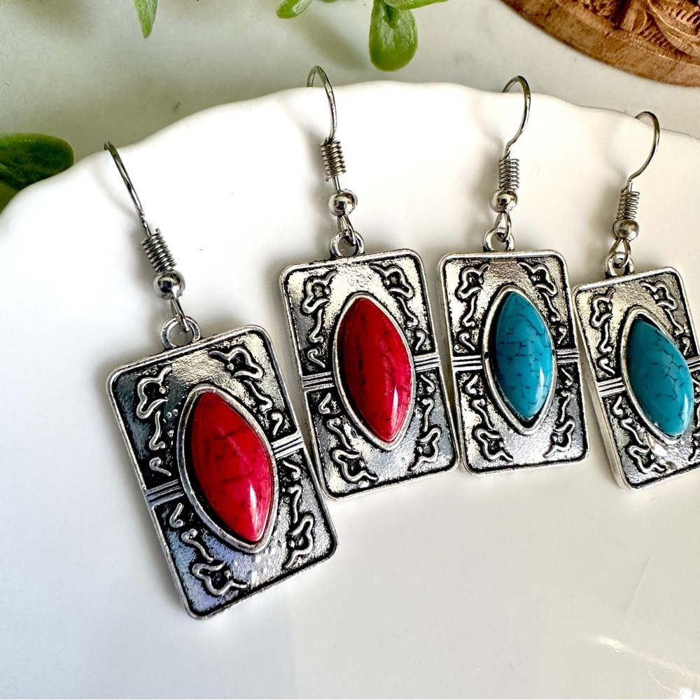 3/$22🩶 Pair Faux Turquoise & Red Stone Earrings Silver Southwestern Western - Picture 3 of 7